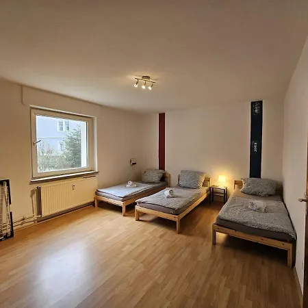 Homes Of Ruhr - Monteurwohnung Arena Apartment *